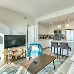 Stunning Apt With City Views